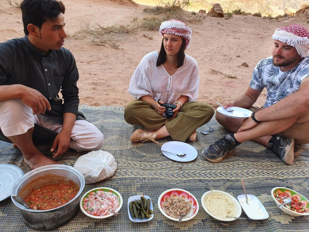 Bedouin Tours Camp Hotel Wadi Rum Bagian luar foto