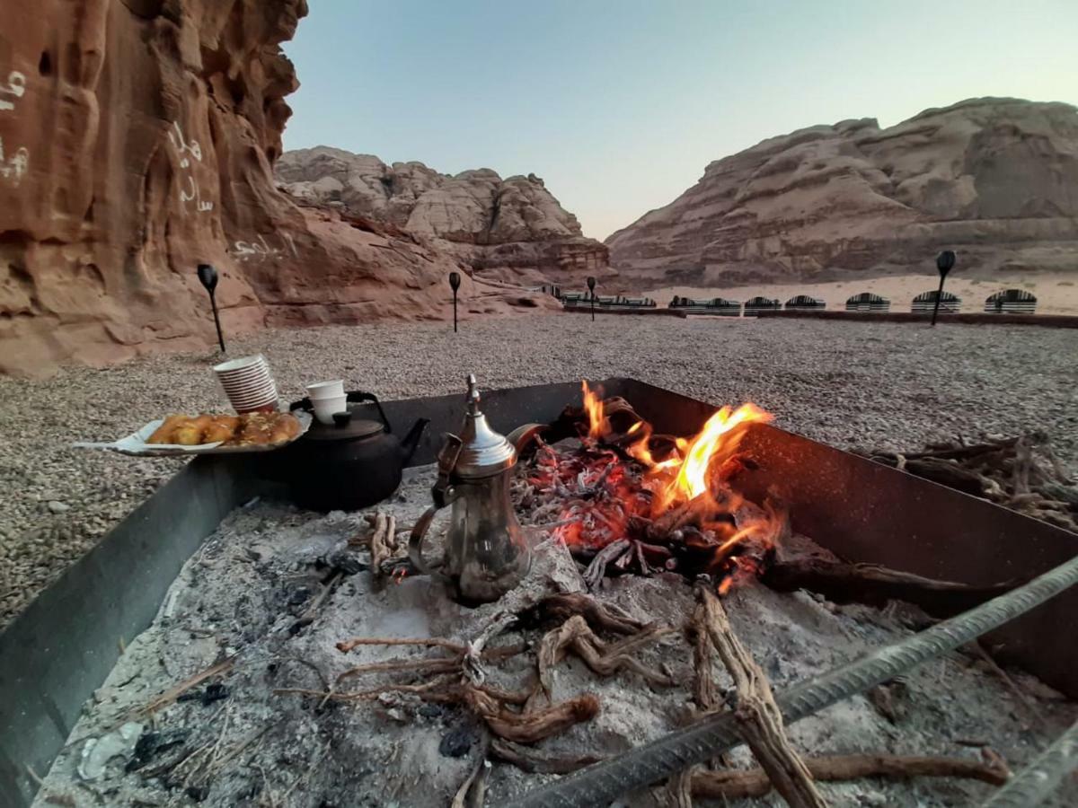 Bedouin Tours Camp Hotel Wadi Rum Bagian luar foto