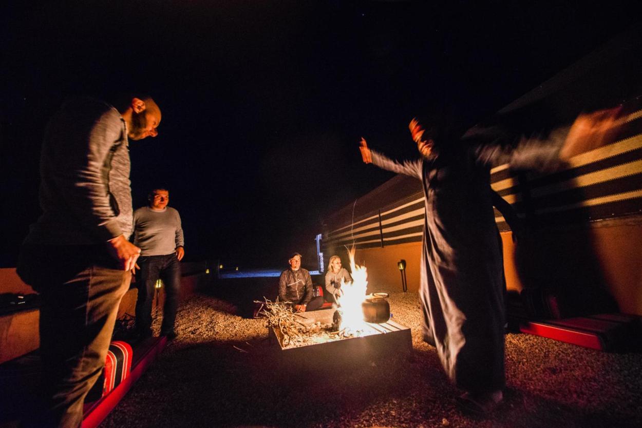 Bedouin Tours Camp Hotel Wadi Rum Bagian luar foto